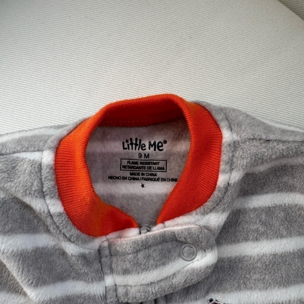 🛑 FINAL SALE Little Me Footed Fleece Pajamas GRAY & White Stripes Tiger Size 9M - Picture 5 of 7